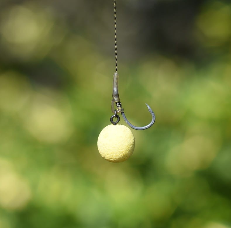 UNDERCARP-wkręt-do-przynęt-12-mm-z-kółkiem-do-kulek-orzecha-tygrysiego.jpg